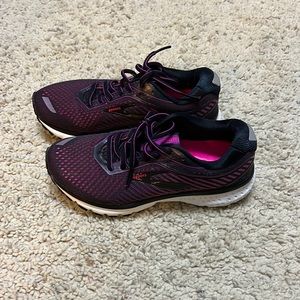 Womens Brooks Ghost 12 6W EUC